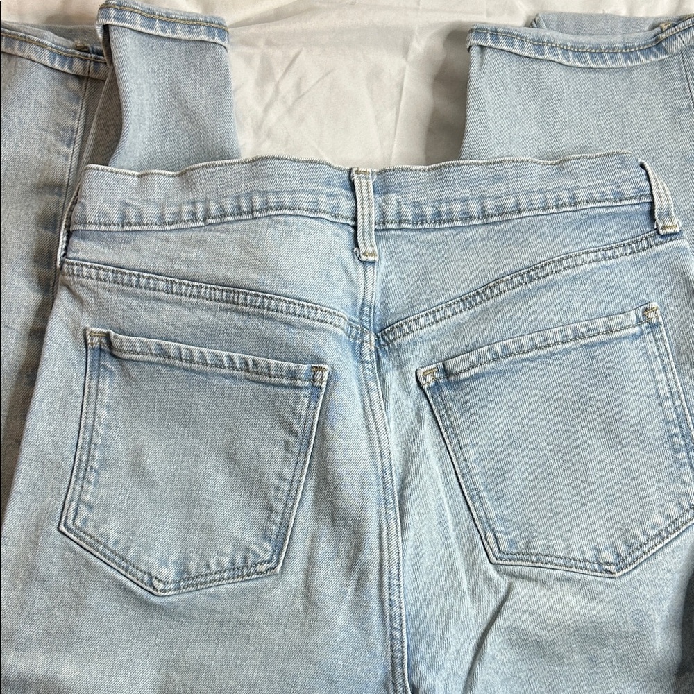 Old Navy Light Blue Denim Jeans - Picture 6 of 6